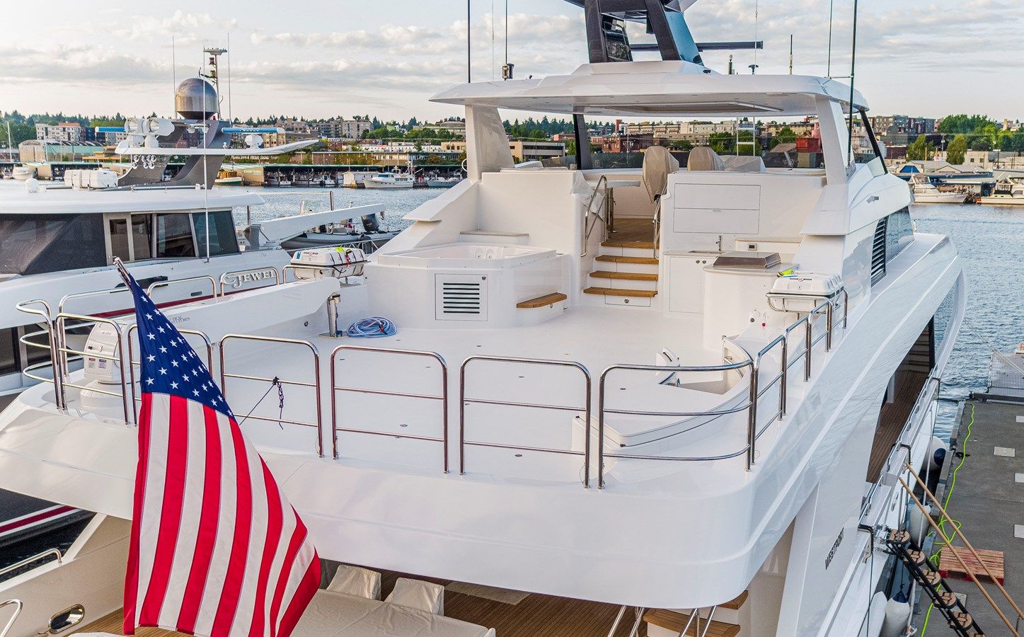 Лучшая цена на LION'S DEN