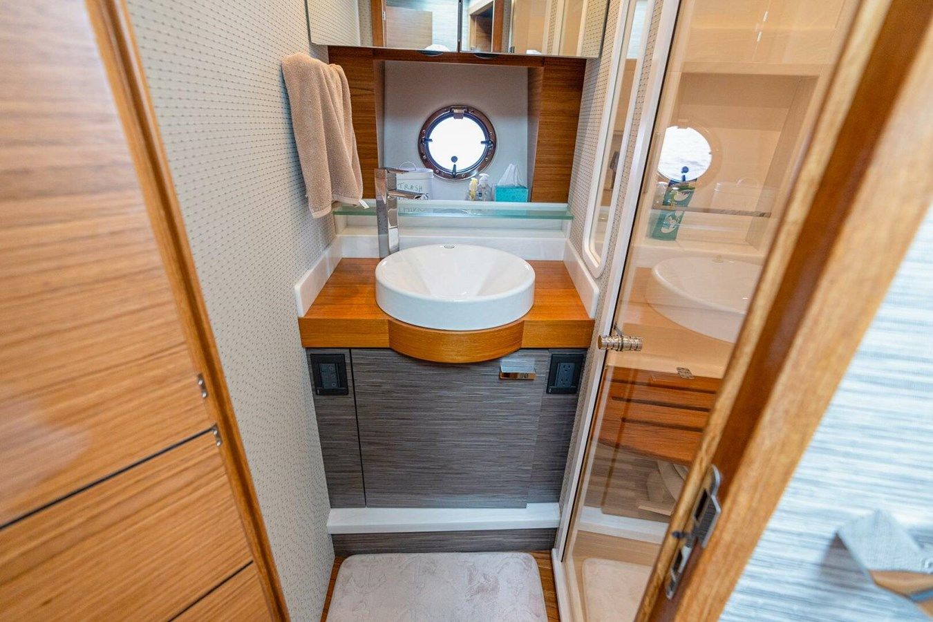 Купить яхту Tiara - Tiara в Shestakov Yacht Sales