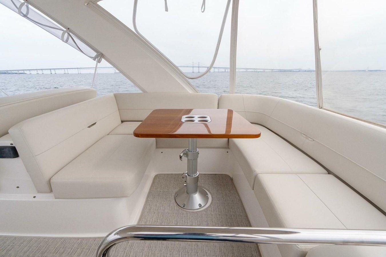 Buy a yacht Tiara F44 Flybridge