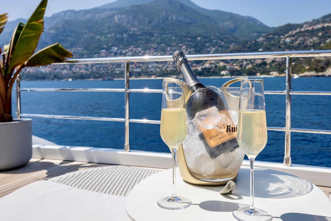 the best price on ANASTASIA V 2017