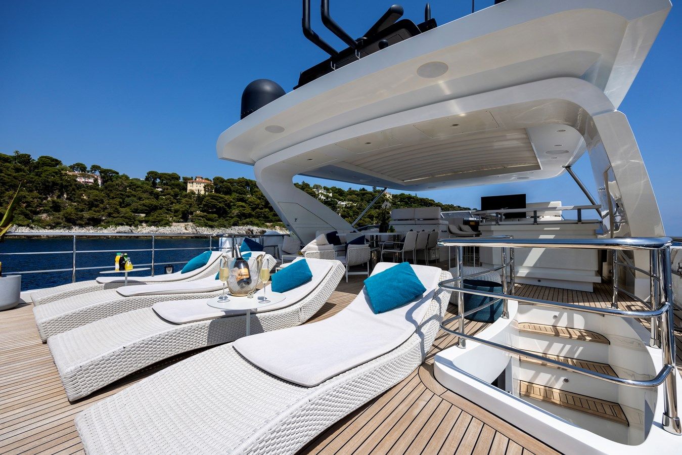 the best price on ANASTASIA V