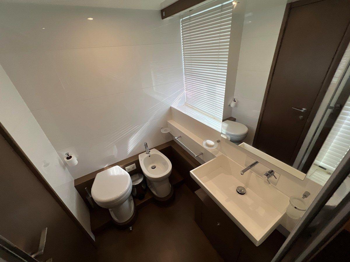 Buy a yacht NGV - Ferretti Yachts