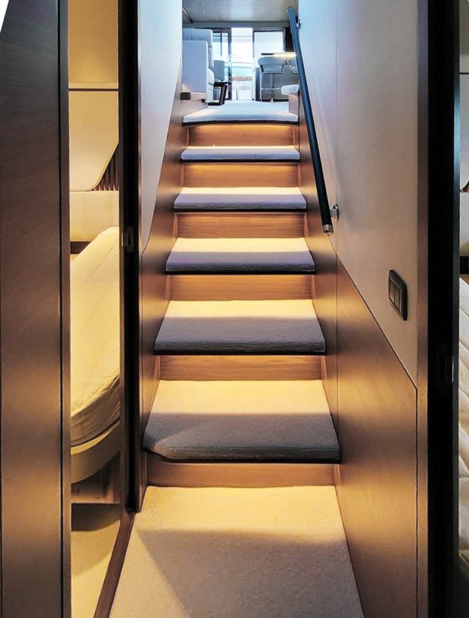 Buy a yacht Princess Y72 - PRINCESS