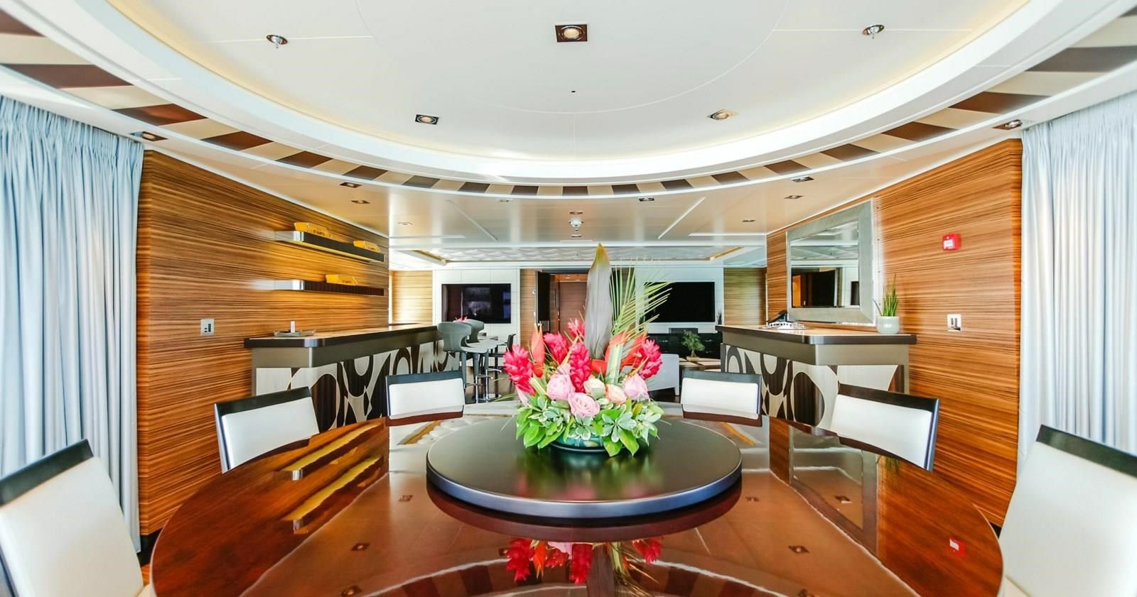 the best price on SUPERYACHT W 189