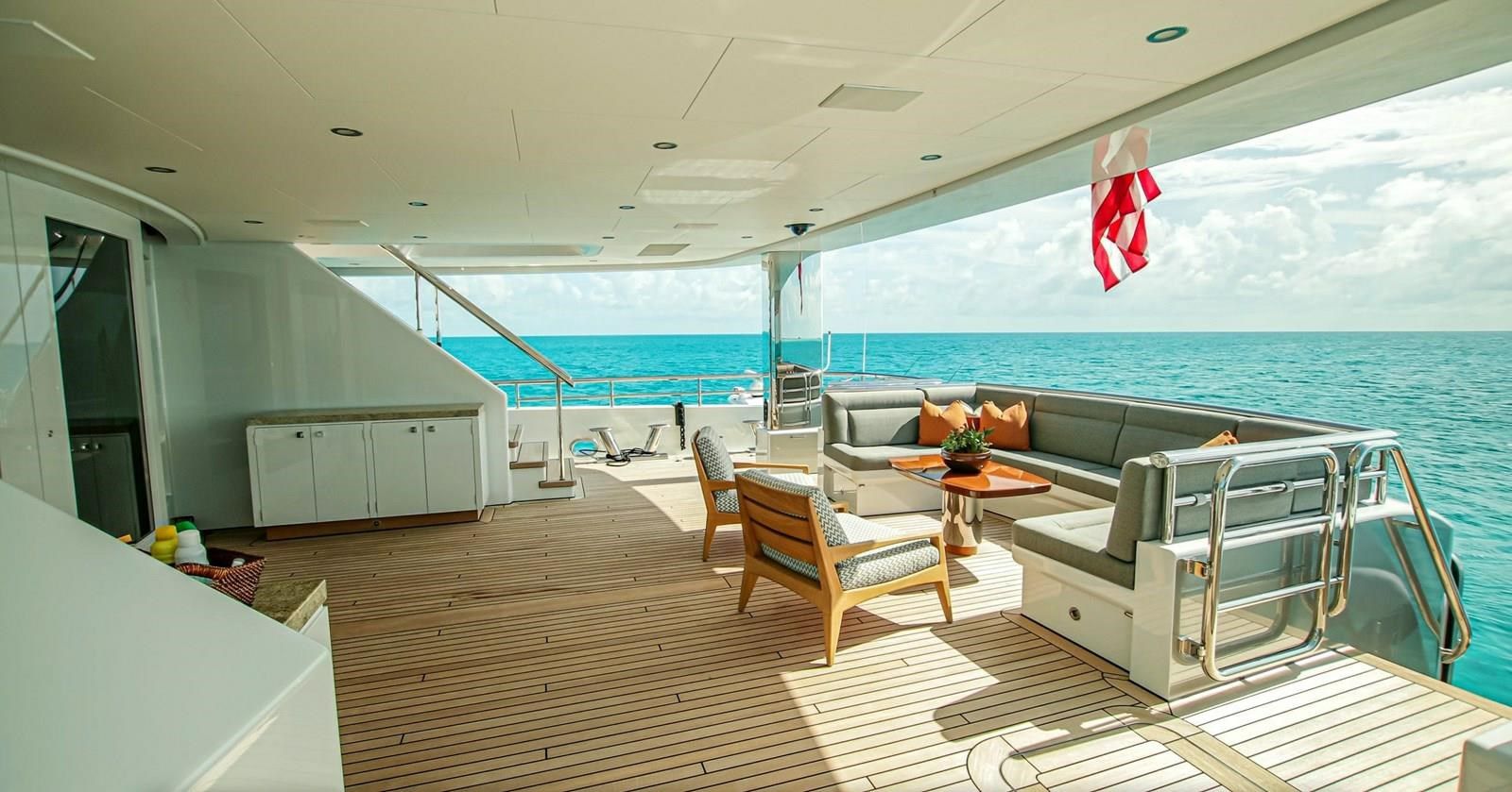 SUPERYACHT W