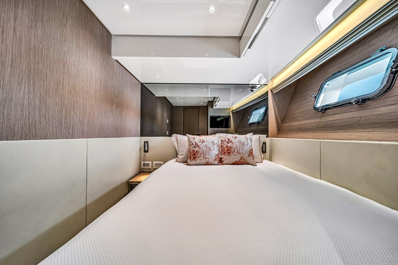 Buy a MAVE 88 at Shestakov Yacht Sales