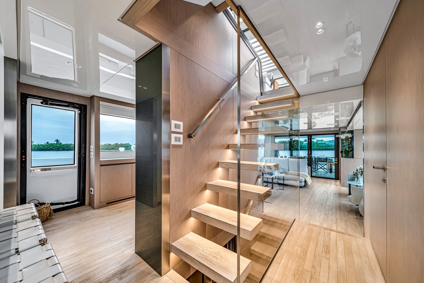 the best price on MAVE