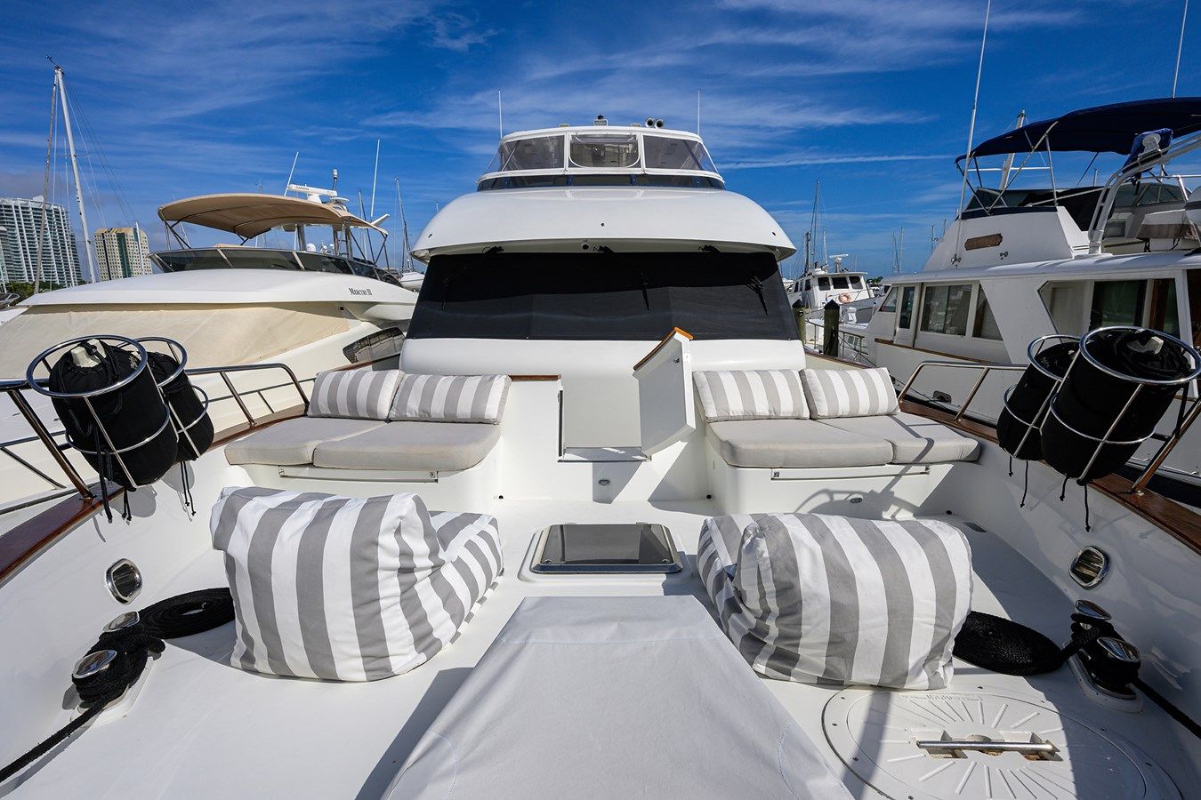 Лучшая цена на ST. TROPEZ 2009