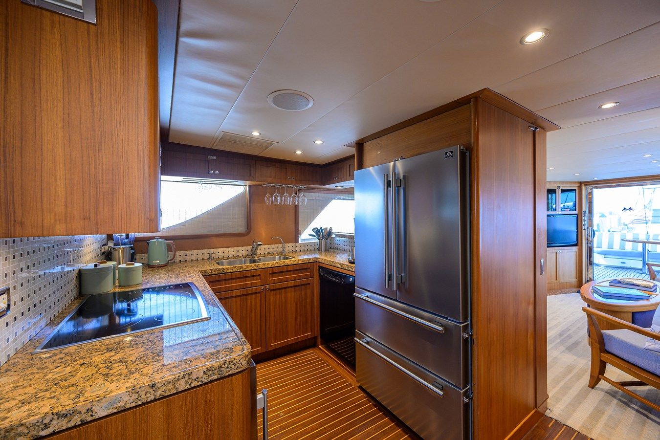 Купить яхту ST. TROPEZ 68 в Shestakov Yacht Sales