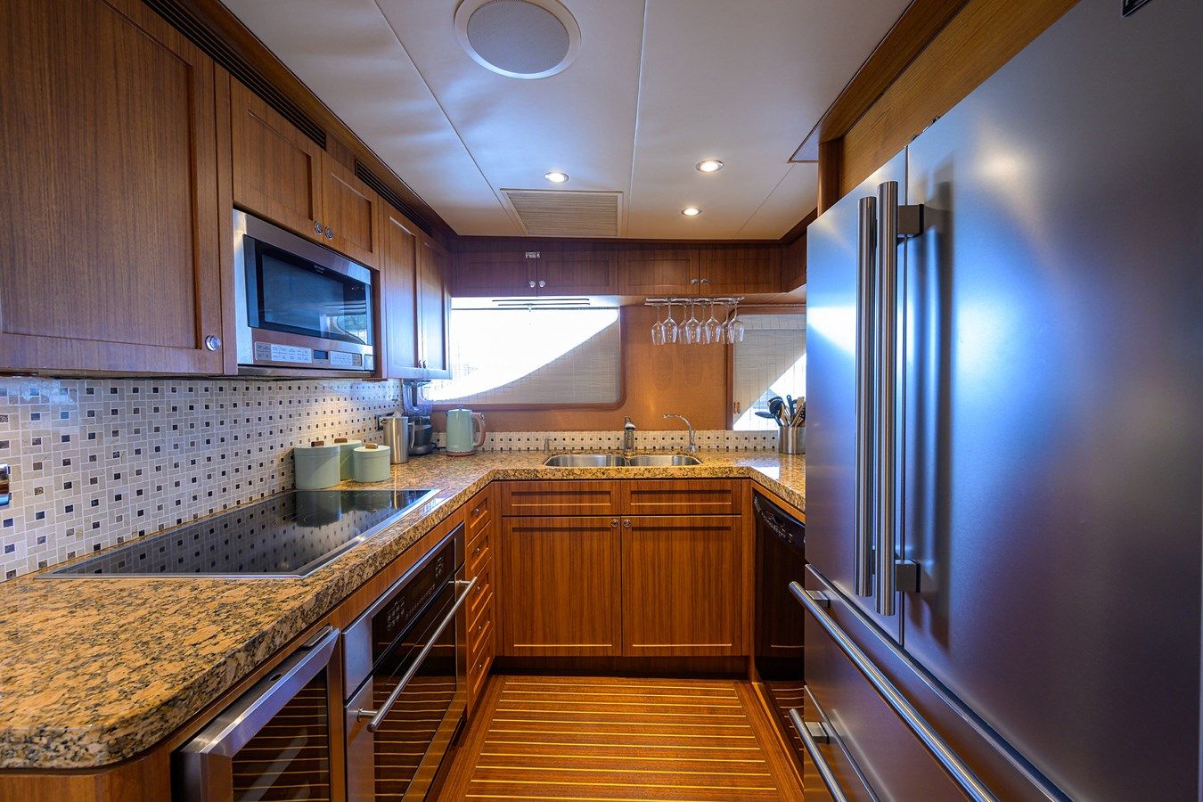 Лучшая цена на ST. TROPEZ