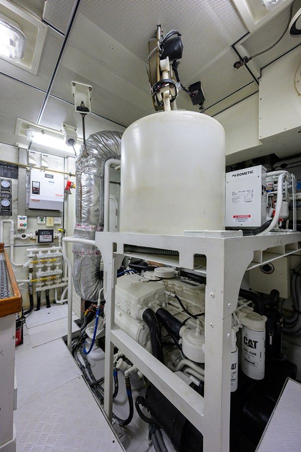 Продажа яхты ST. TROPEZ - Cheoy Lee