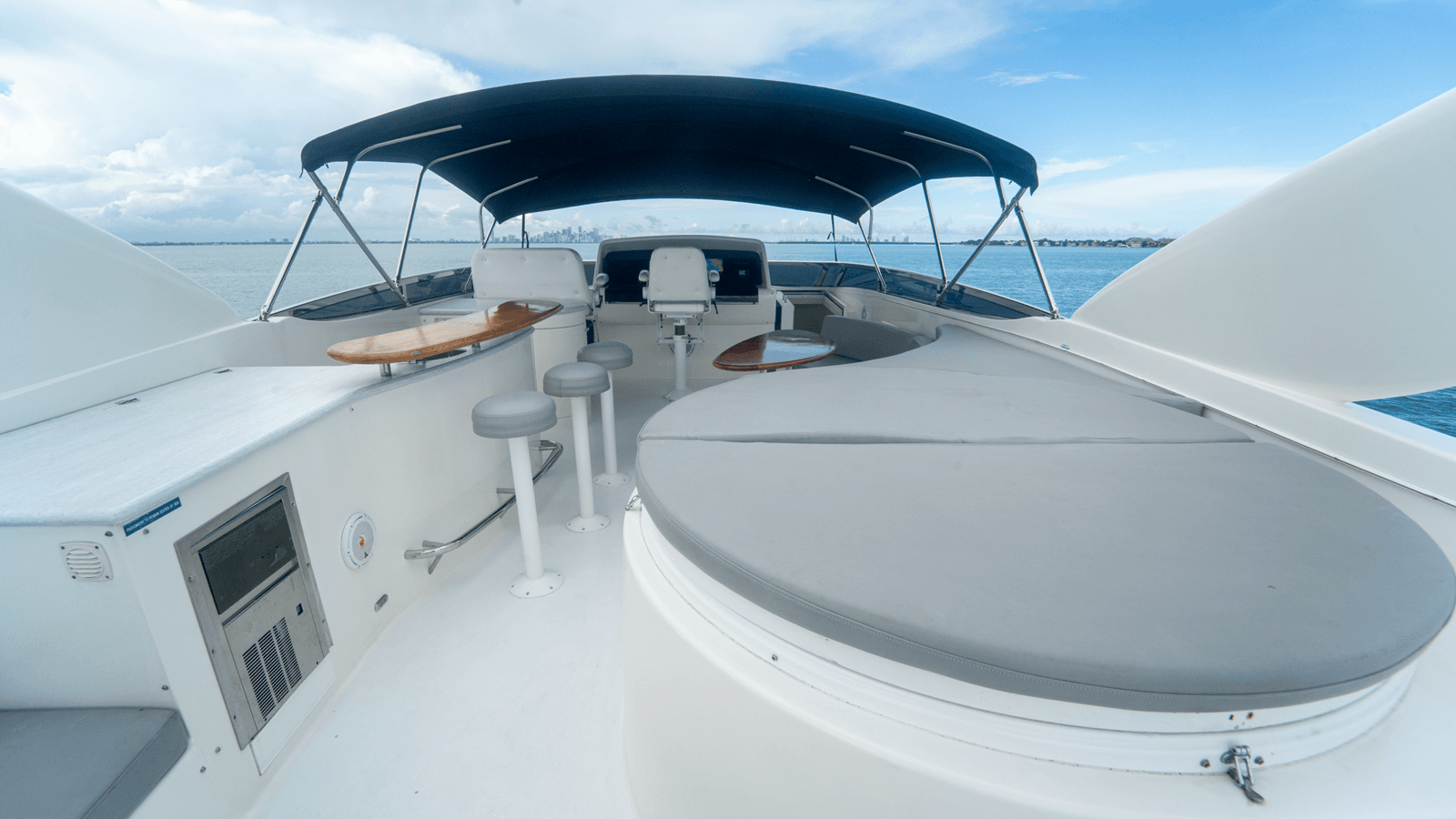 LIVING THE DREAM - Lazzara yacht sale