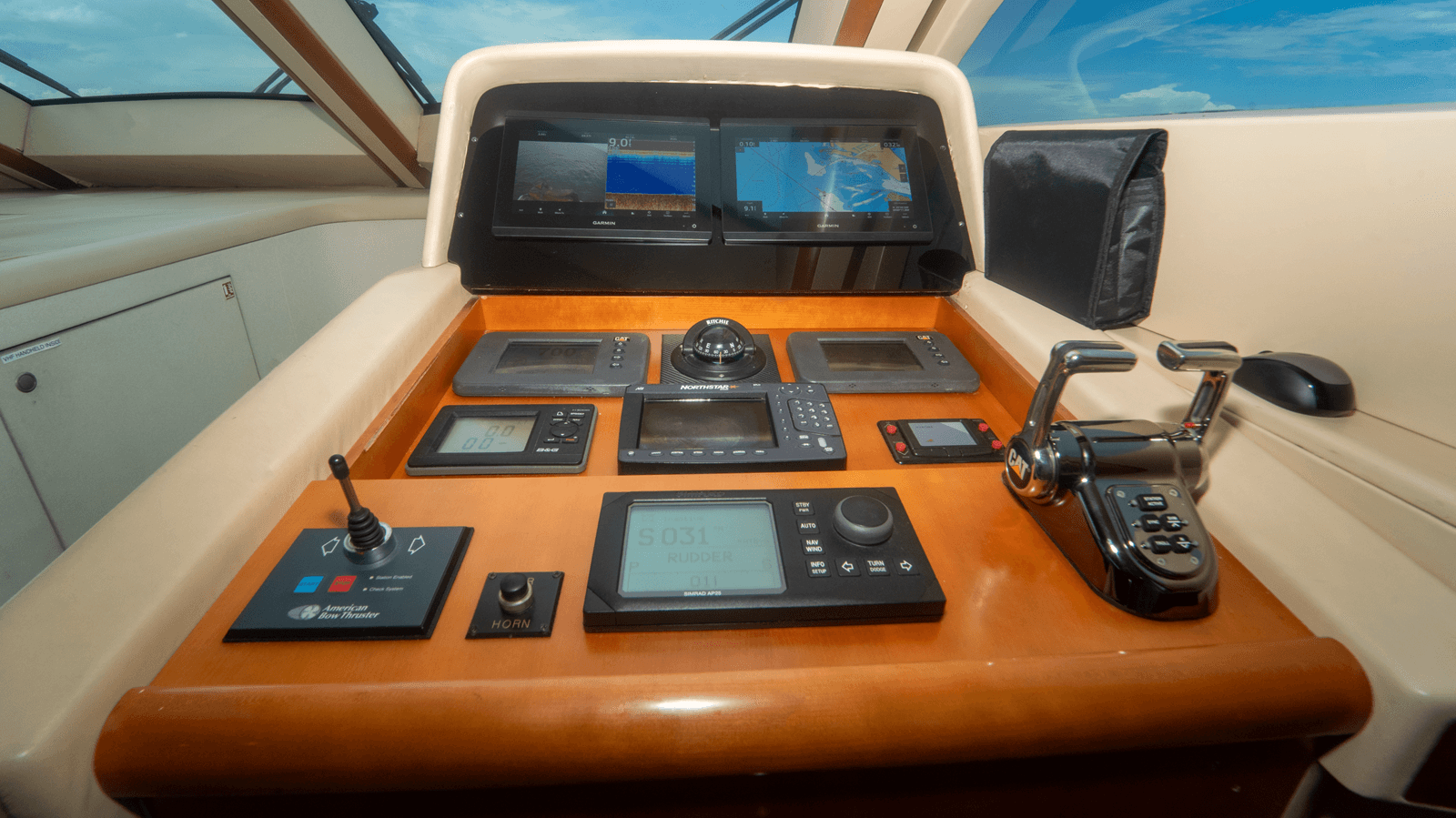 LIVING THE DREAM 2008 yacht sale