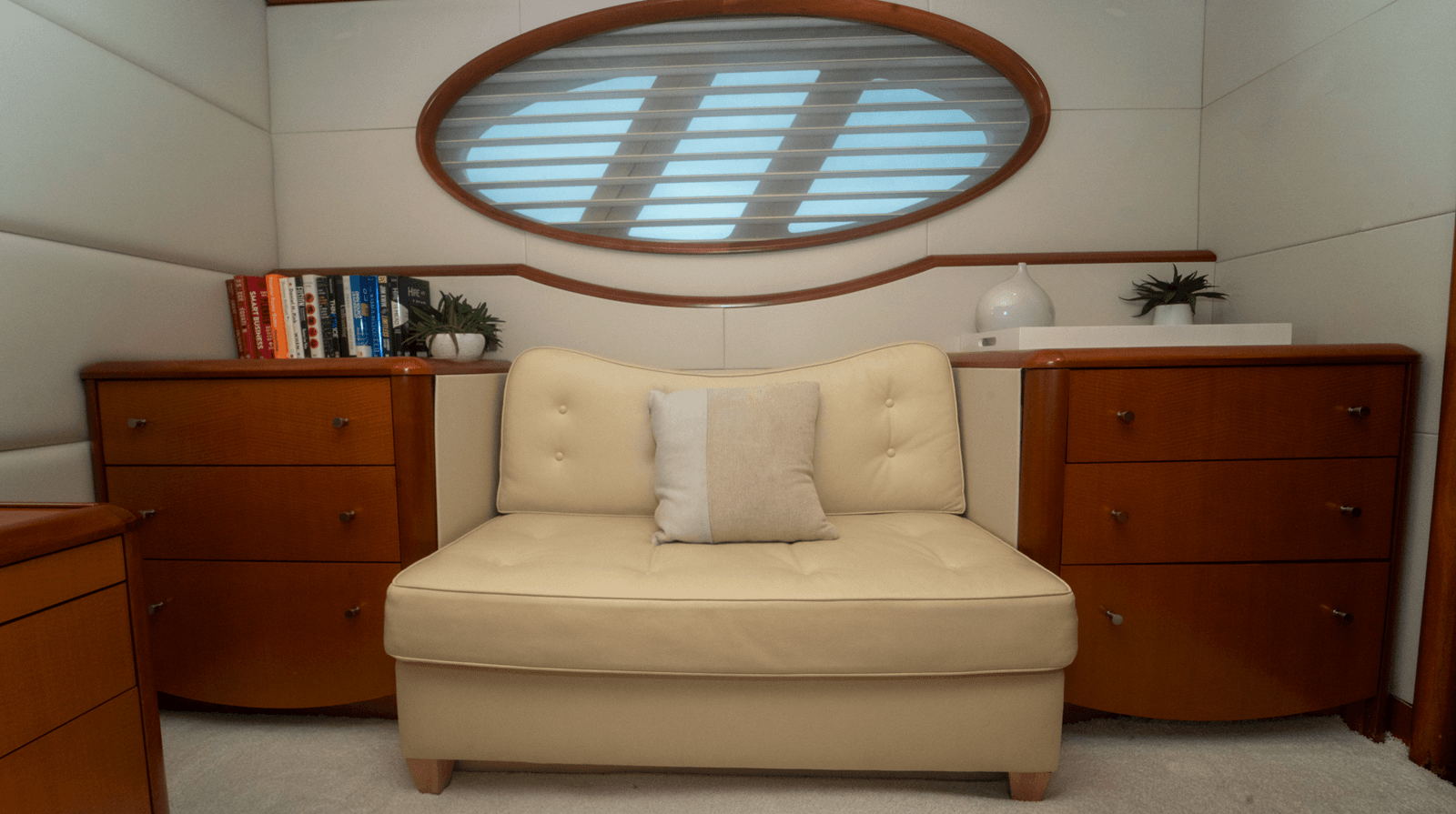 Buy a yacht LIVING THE DREAM 84