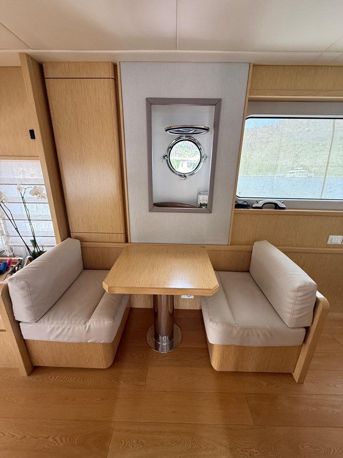 the best price on LALYMO 2016