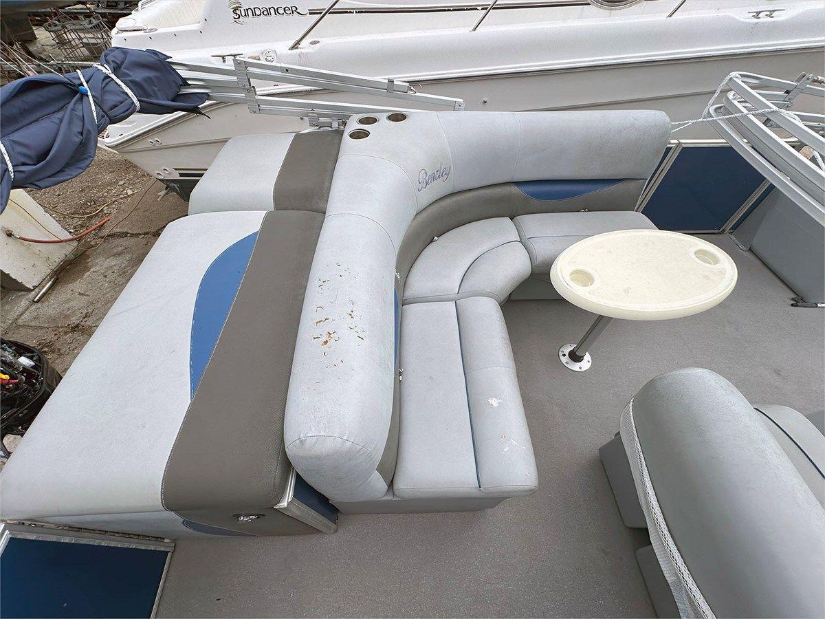 Купить 24' Bentley 2017 Encore 240 Cruise SE - BENTLEY