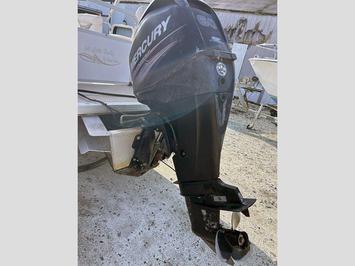 Купить яхту 16' Bentley 2013 Encore - BENTLEY в Shestakov Yacht Sales