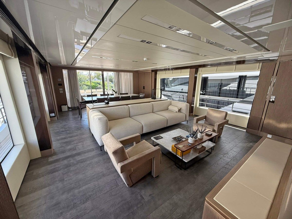 SHIP HAPPENS 30 Walkaround price