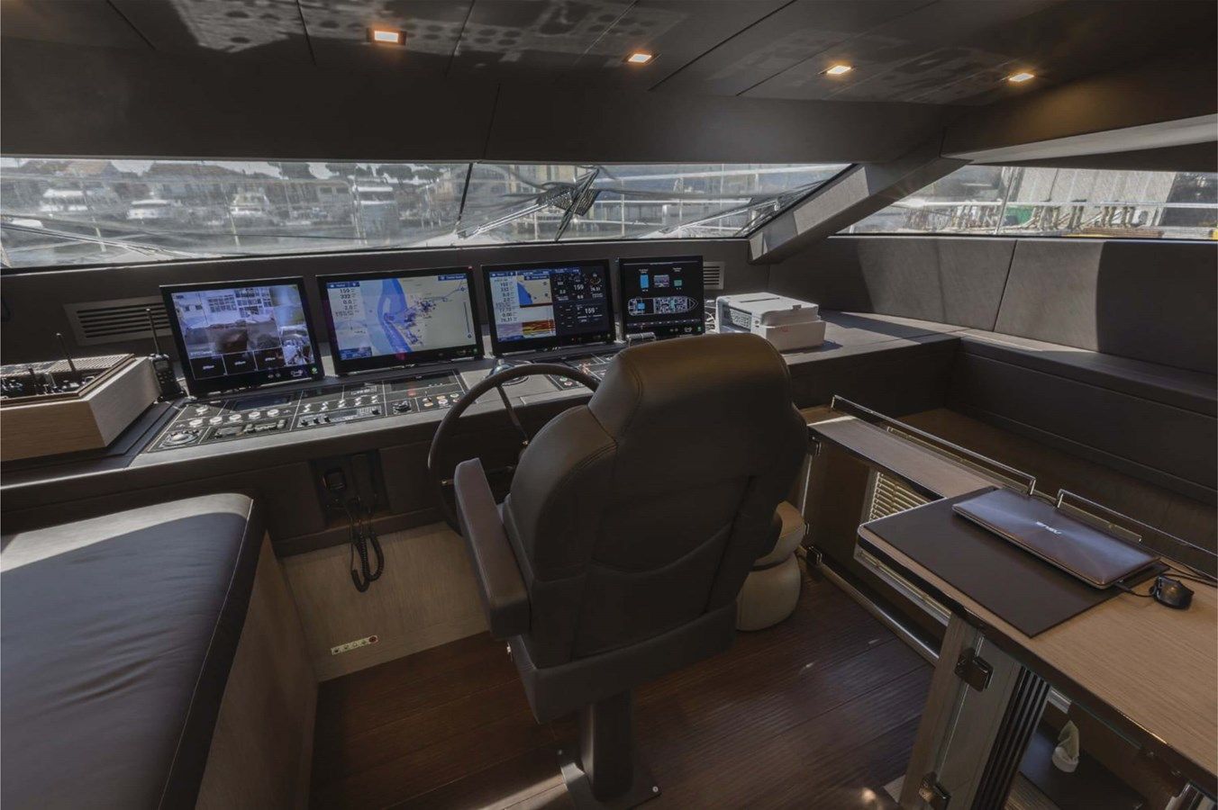 SHIP HAPPENS - Maiora