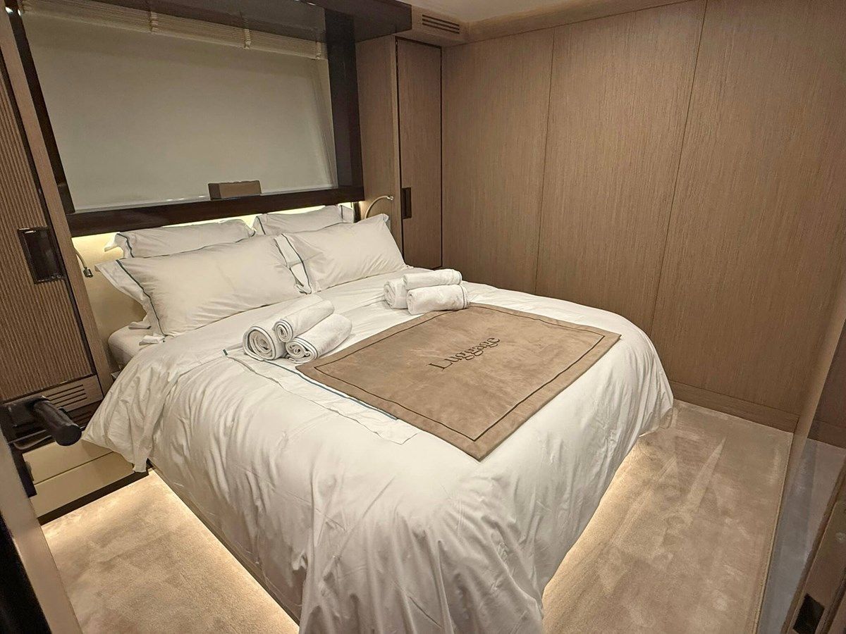 Buy a SHIP HAPPENS 30 Walkaround at Shestakov Yacht Sales