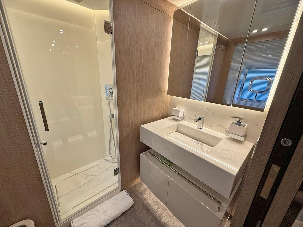 SHIP HAPPENS - Maiora price