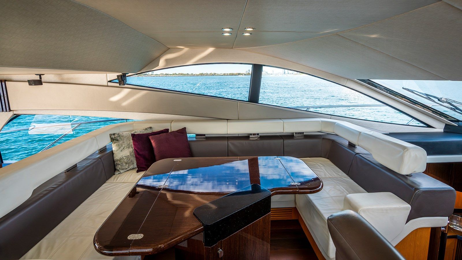 Buy a yacht CLOUD CATCHER Manhattan 55