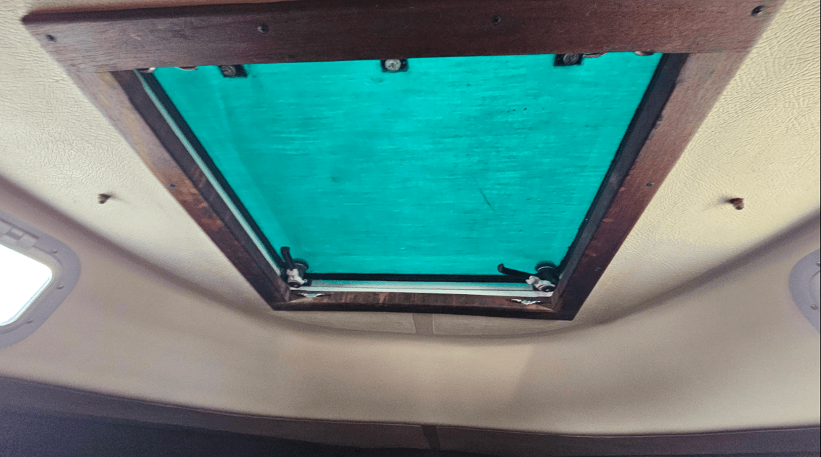 Buy a yacht Cloudburst