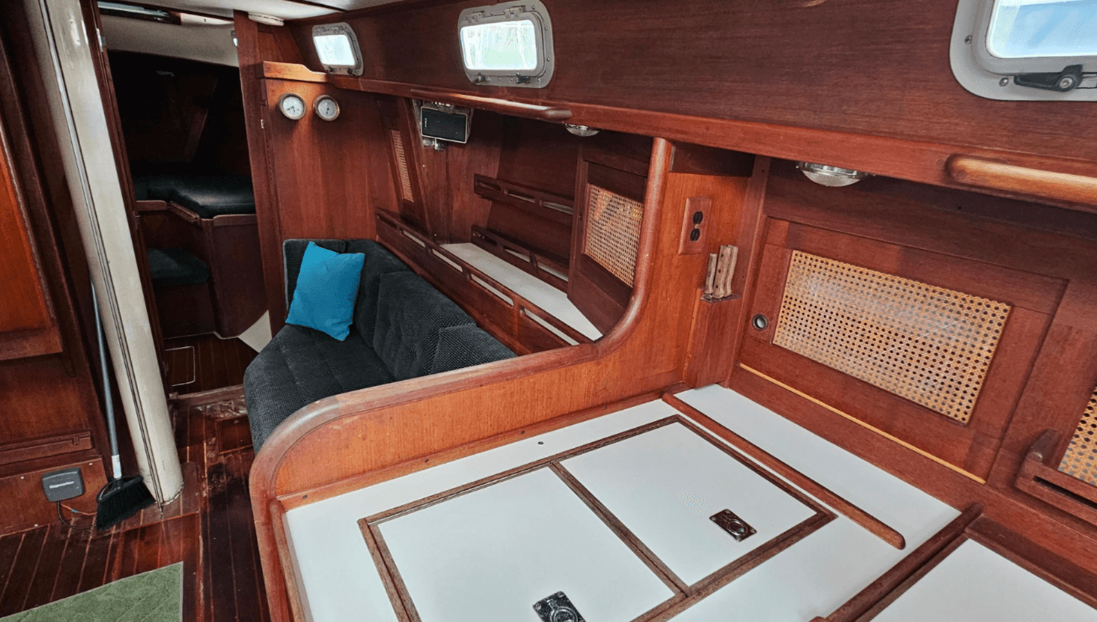 best yacht sales deals Cloudburst - TARTAN