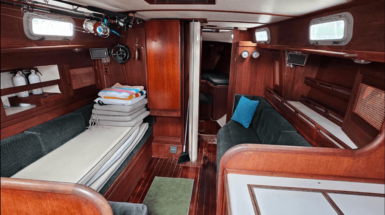 Buy a yacht Cloudburst 37