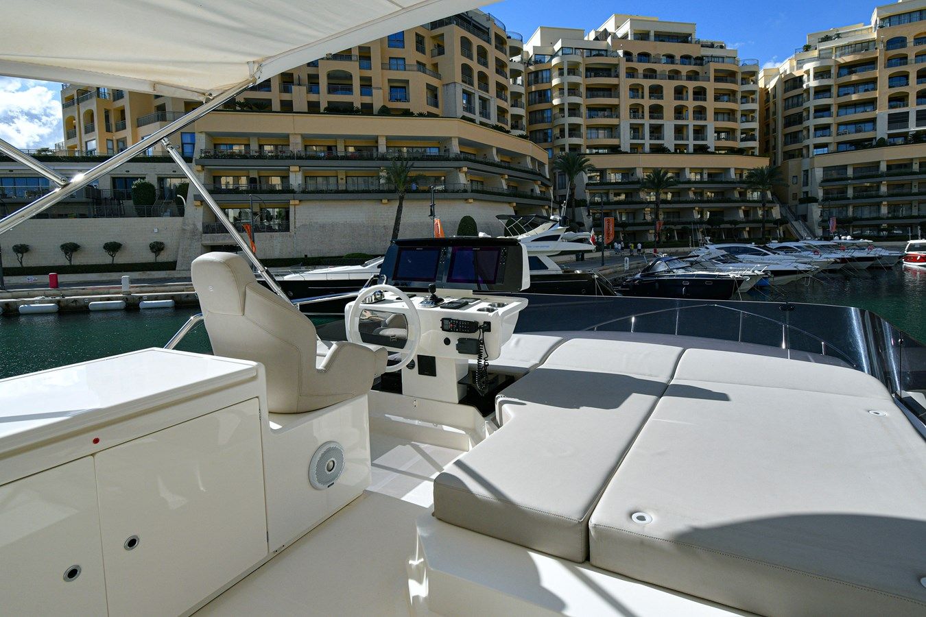 Ferretti Yachts 500