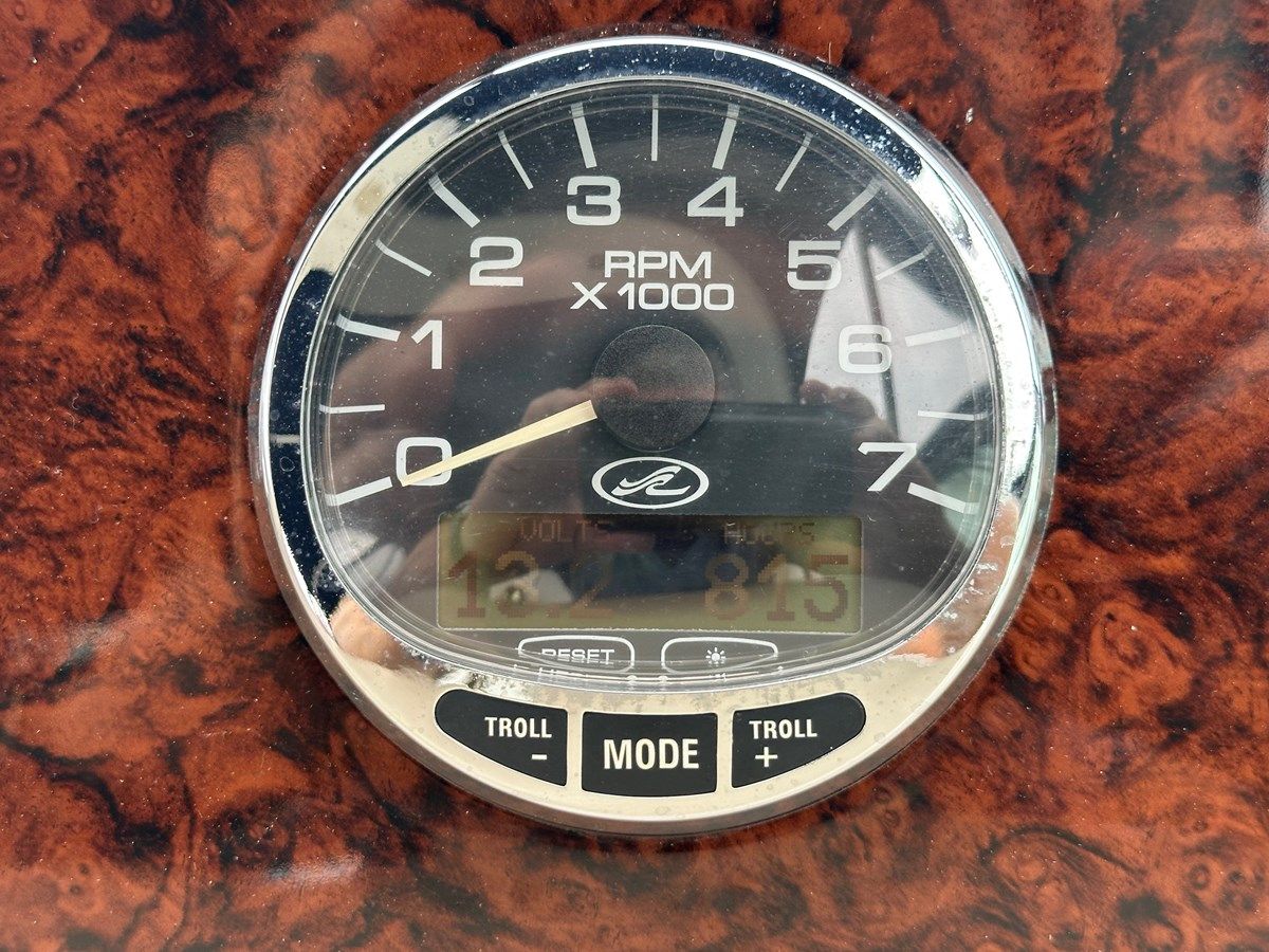 Купить Right on time - SEA RAY