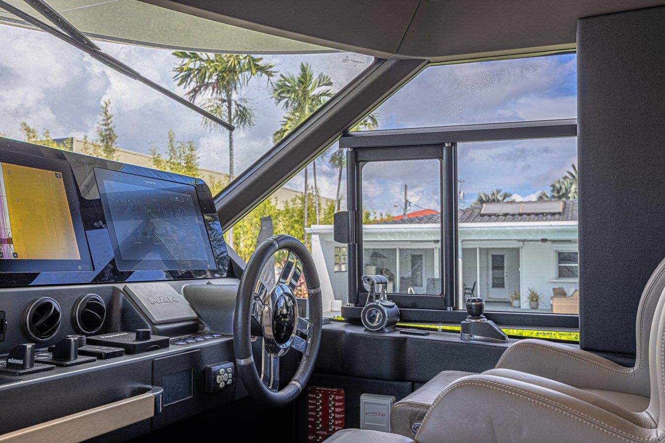 Buy a XAX66M61L122 - Azimut Yachts at Shestakov Yacht Sales