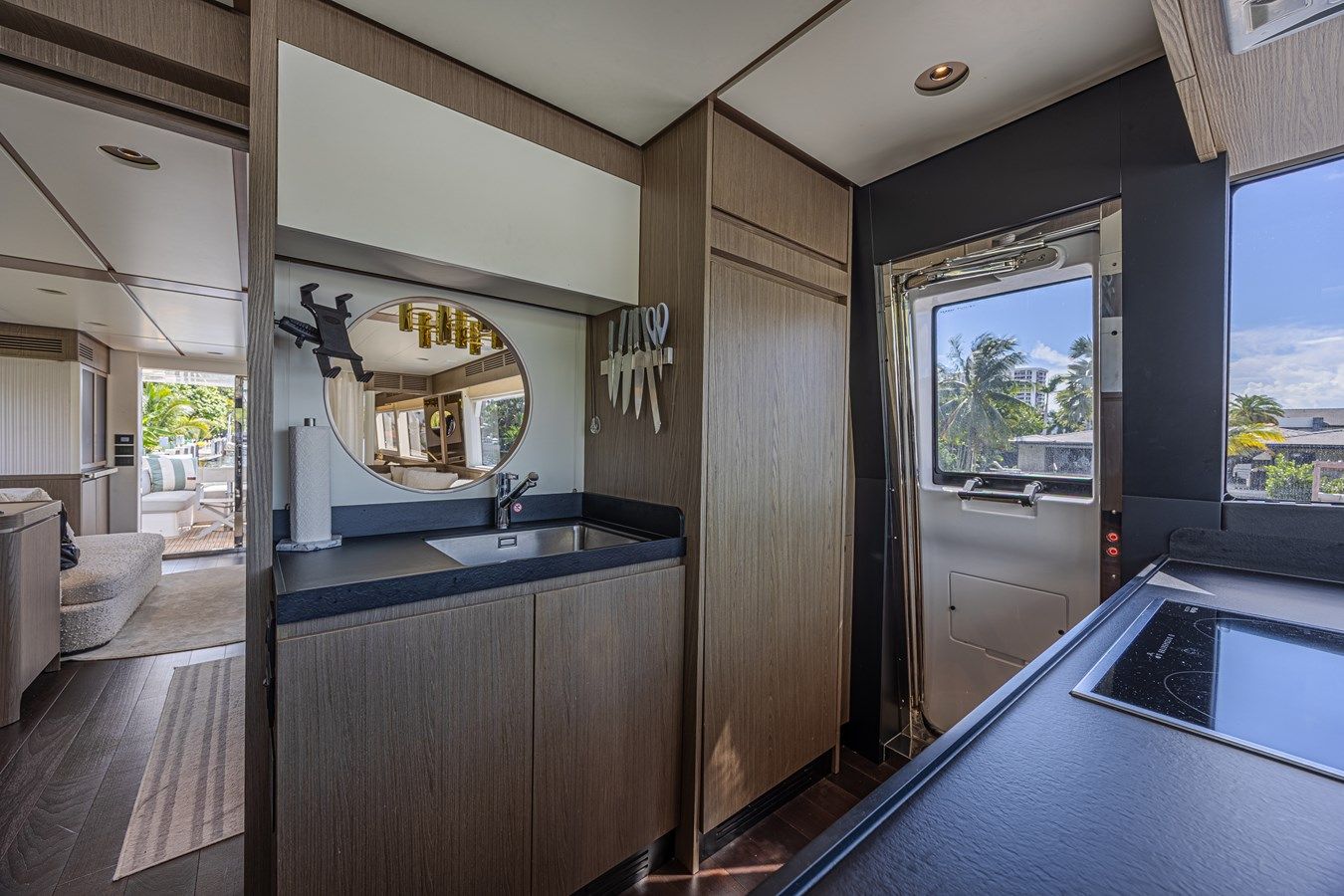 Buy a yacht XAX66M61L122 - Azimut Yachts