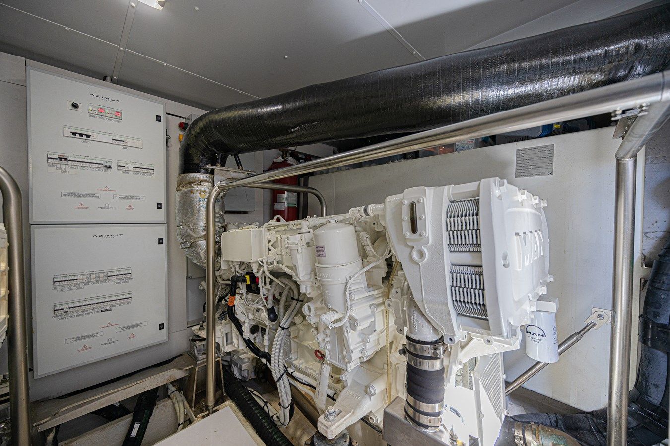 Buy a XAX66M61L122 at Shestakov Yacht Sales