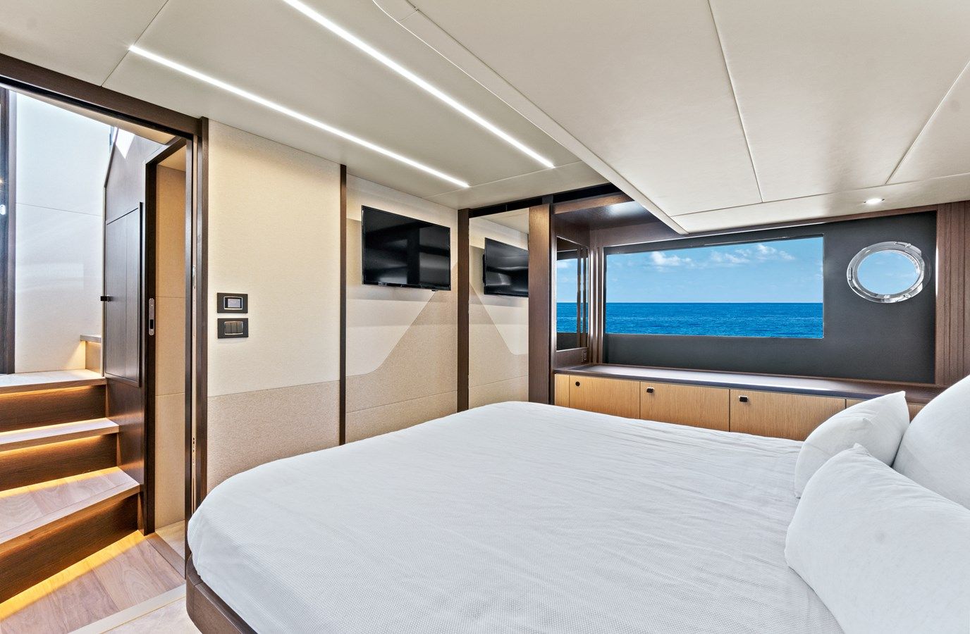 Стоимость яхты JOAN'S RONDEVOUS - Absolute Yachts