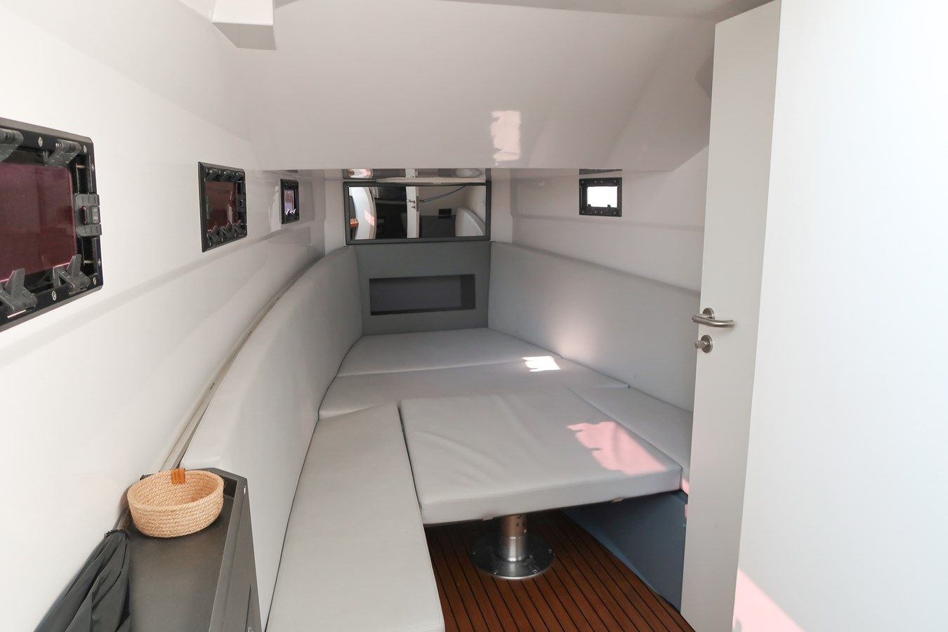 Buy a Pirelli 42 42 at Shestakov Yacht Sales