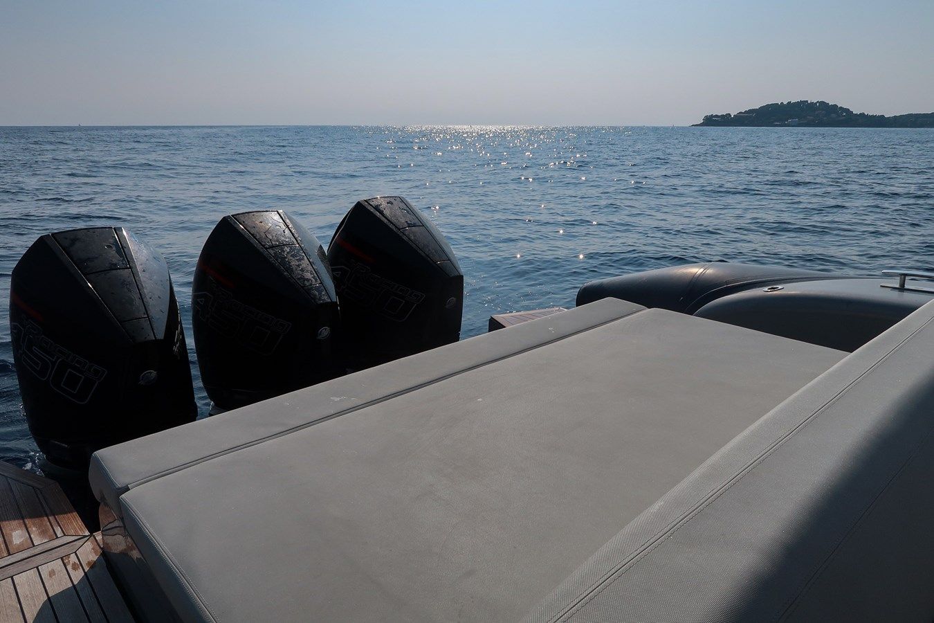 Buy a yacht Pirelli 42 2023