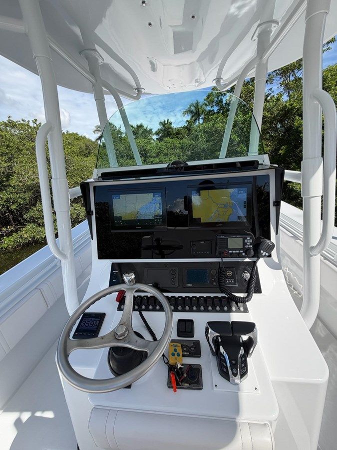 Купить яхту Contender 35 LS 2013 в Shestakov Yacht Sales