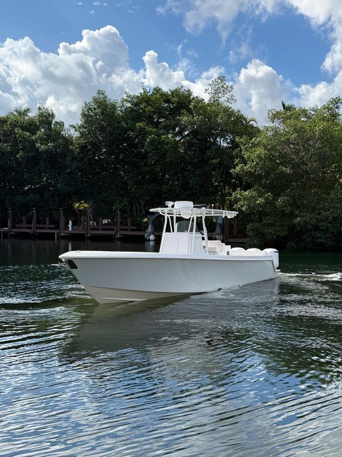 Купить яхту Contender 35 LS  35 LS в Shestakov Yacht Sales