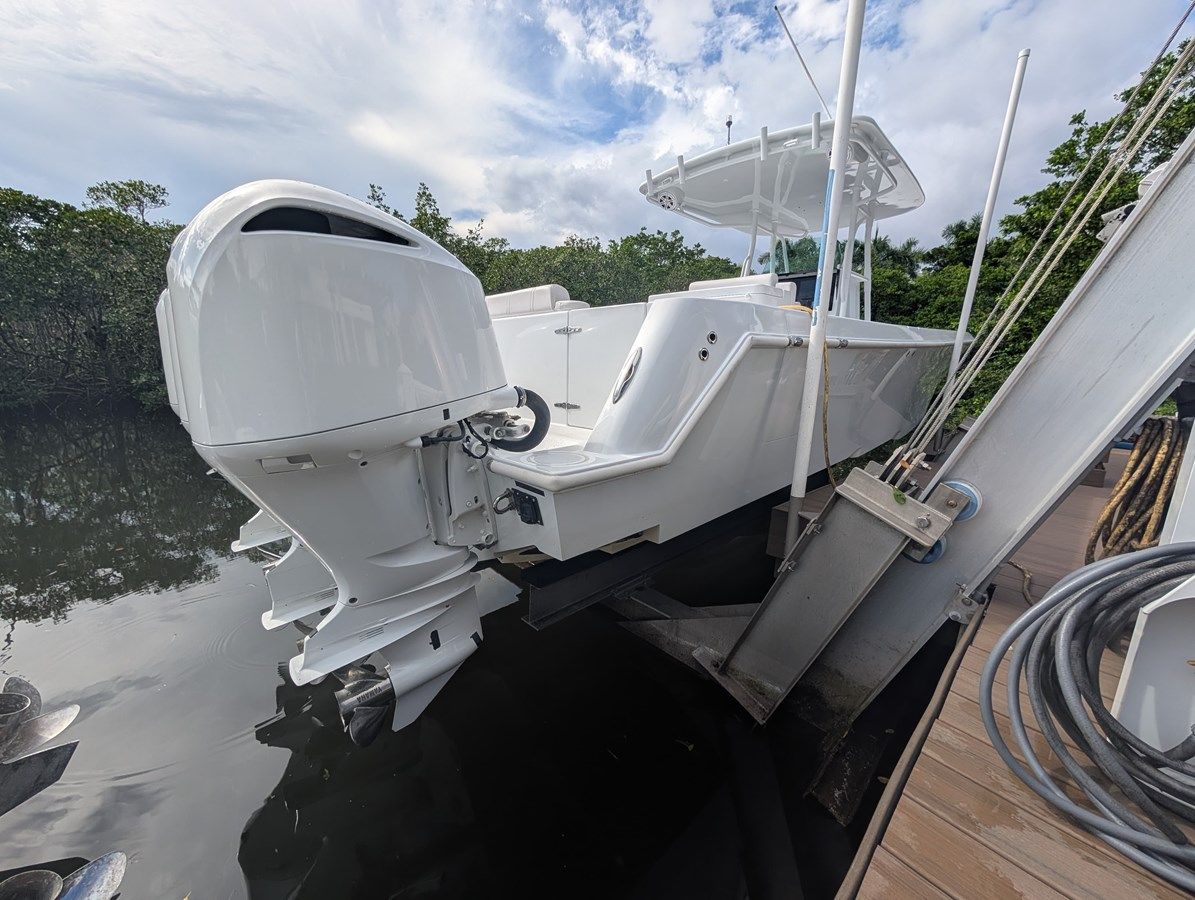 Лучшие предложения покупки яхты Contender 35 LS  35 LS