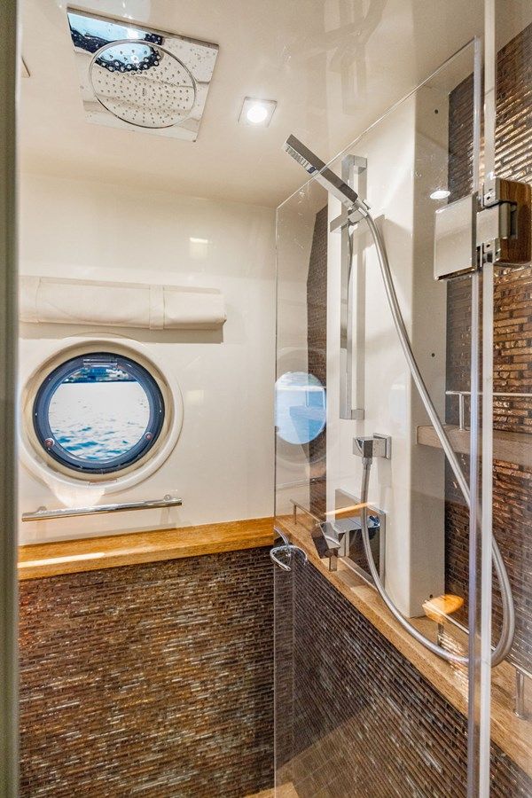 Thinks Its His 2016 yacht sale