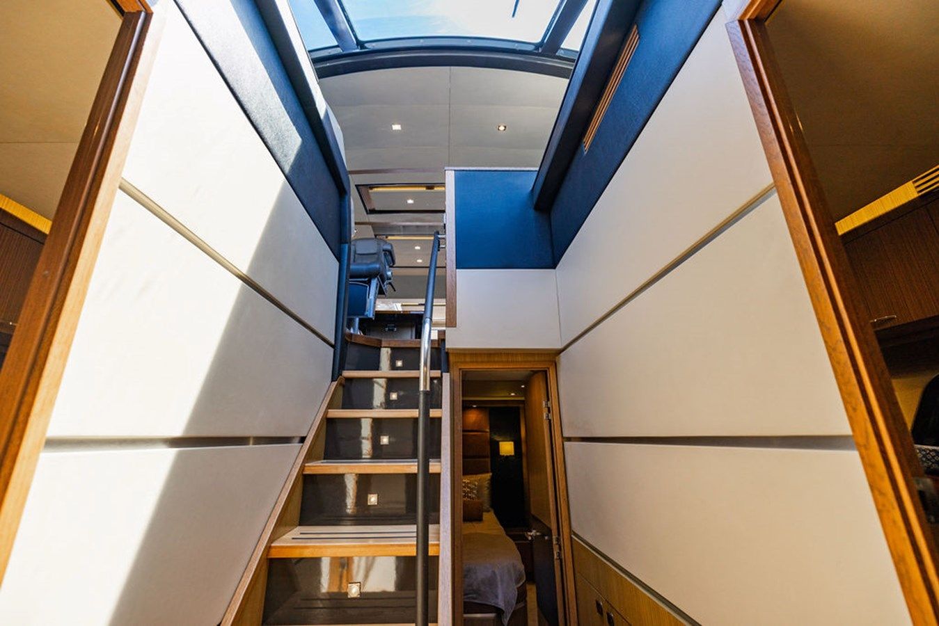 Thinks Its His L65 Fly yacht sale