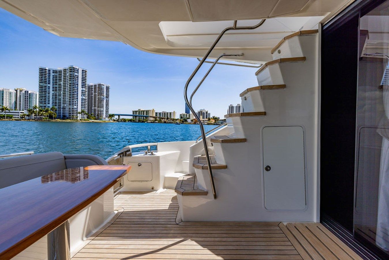 best yacht sales deals Thinks Its His - SEA RAY