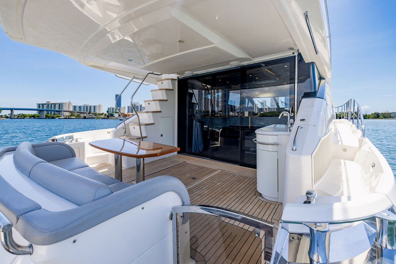 Thinks Its His - SEA RAY yacht sale