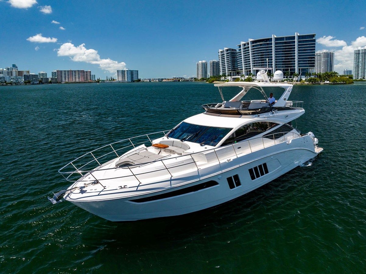 Thinks Its His - SEA RAY yacht sale