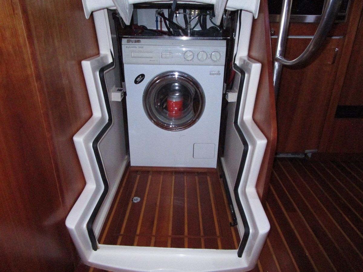 best yacht sales deals ENDLESS SUMMER 52