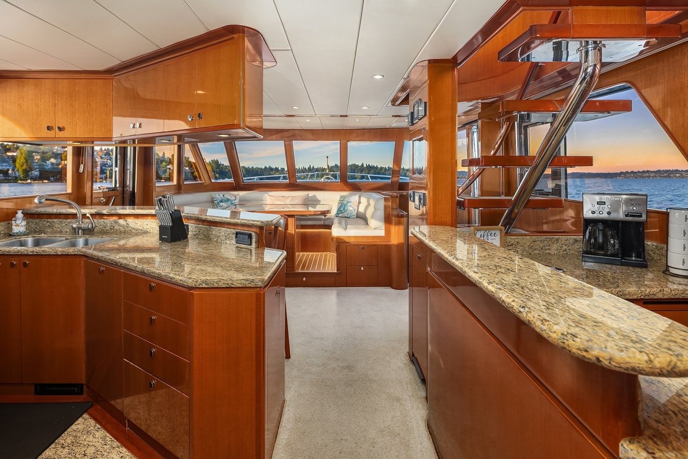 Стоимость яхты LA BELLA VITA II - HAMPTON YACHTS