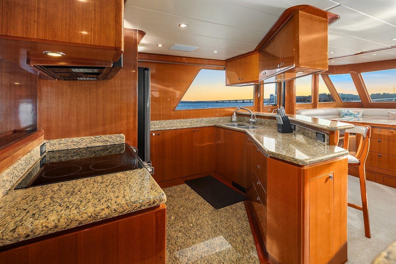 Buy a LA BELLA VITA II 720 Skylounge LRC at Shestakov Yacht Sales