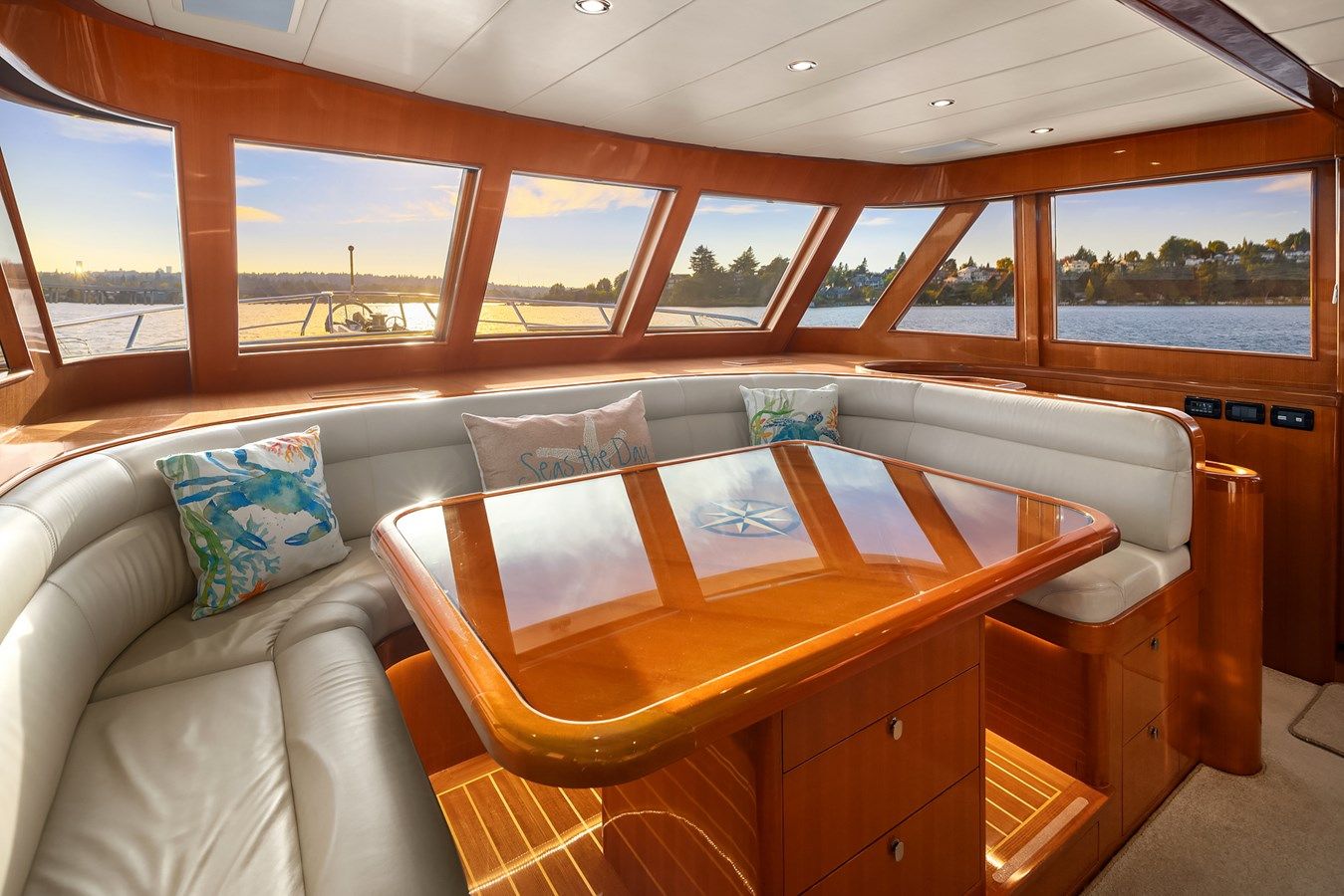 Купить LA BELLA VITA II - HAMPTON YACHTS