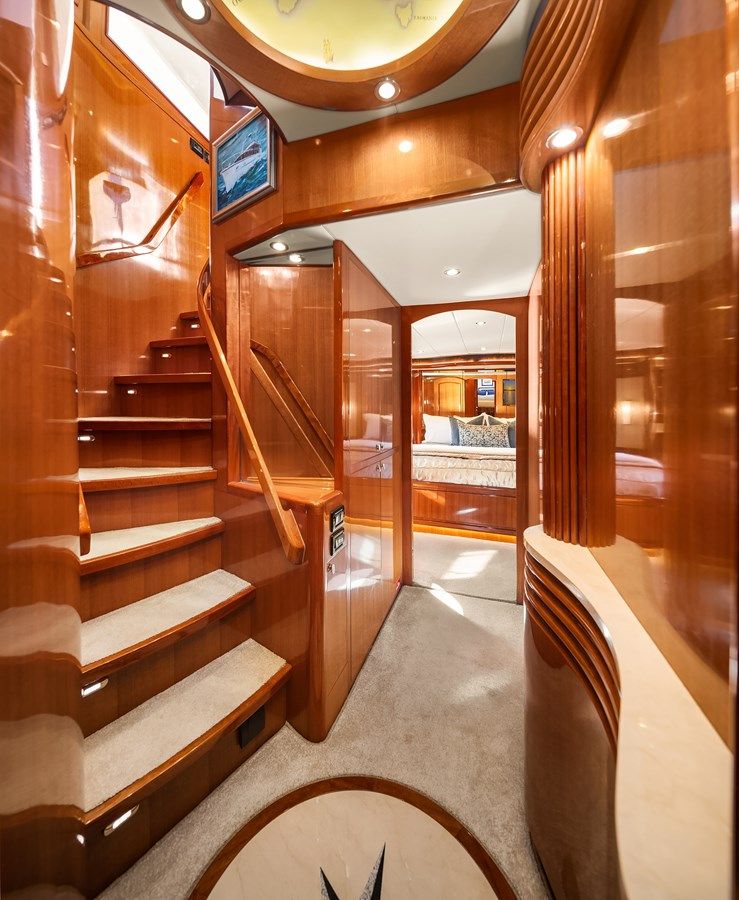 Продажа яхты LA BELLA VITA II 720 Skylounge LRC